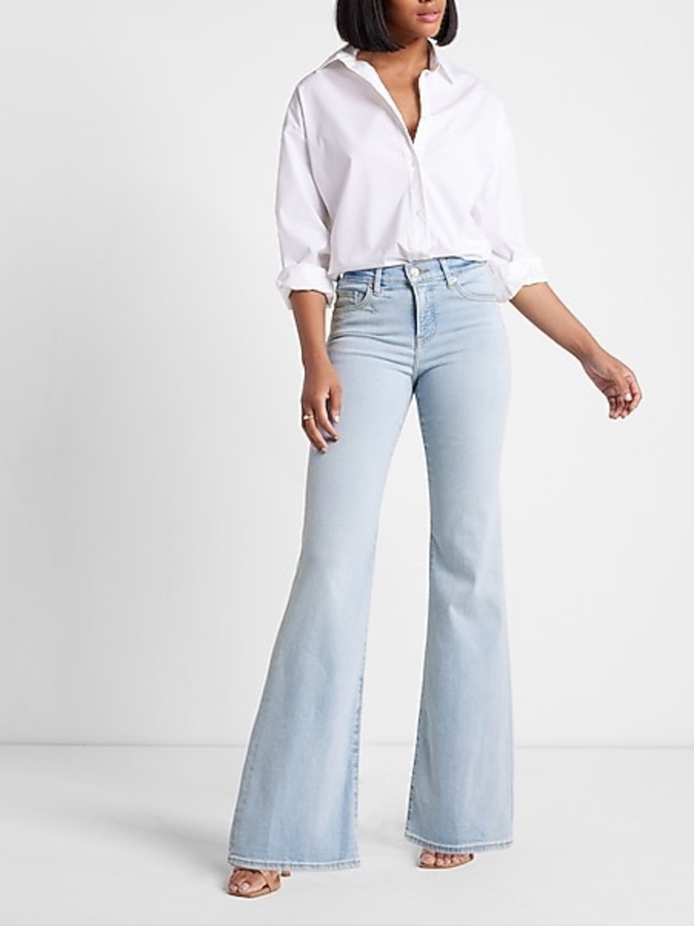 Mid Rise Light Wash '70s Flare Jeans